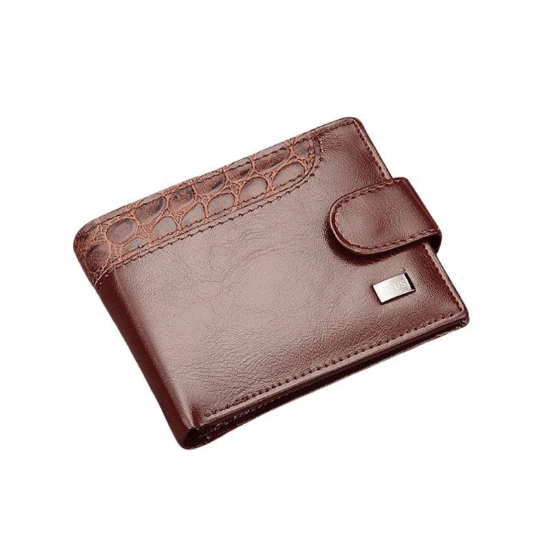 Cartera compacta para hombre de cuero PU marrón con broche y detalle texturizado elegante.